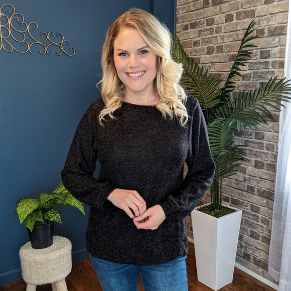 Charcoal fleece long sleeve top. Sizes small, medium, large - Picture 1 of 1